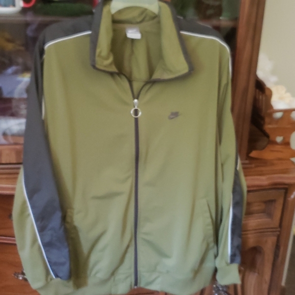 Nike Other - Nike Green and Gray Lightweight Jacket